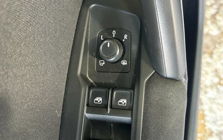 Volkswagen Tiguan II, 2019 год, 2 490 000 рублей, 13 фотография