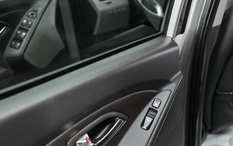 Hyundai ix35 I рестайлинг, 2013 год, 995 000 рублей, 14 фотография