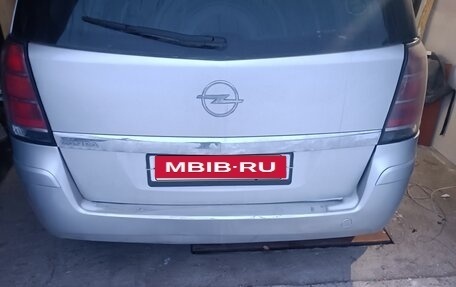 Opel Zafira B, 2011 год, 700 000 рублей, 1 фотография