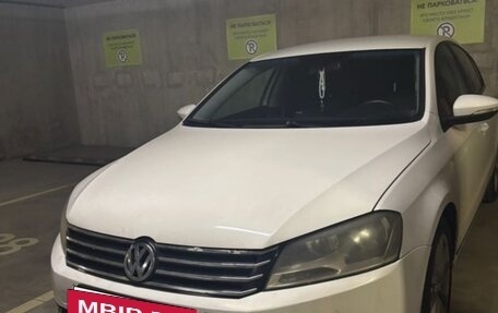 Volkswagen Passat B7, 2011 год, 900 000 рублей, 2 фотография