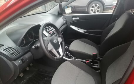 Hyundai Solaris II рестайлинг, 2012 год, 610 000 рублей, 8 фотография