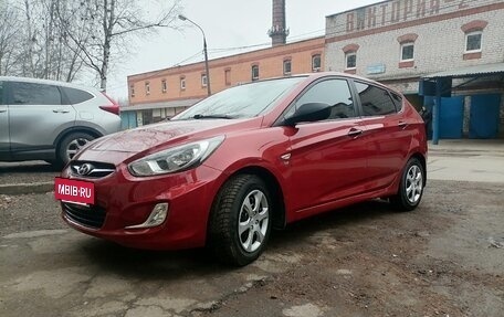 Hyundai Solaris II рестайлинг, 2012 год, 610 000 рублей, 2 фотография