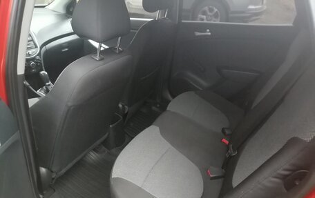 Hyundai Solaris II рестайлинг, 2012 год, 610 000 рублей, 9 фотография