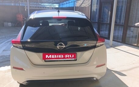 Nissan Leaf II, 2017 год, 1 600 000 рублей, 6 фотография