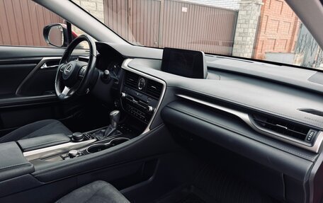 Lexus RX IV рестайлинг, 2017 год, 3 550 000 рублей, 29 фотография