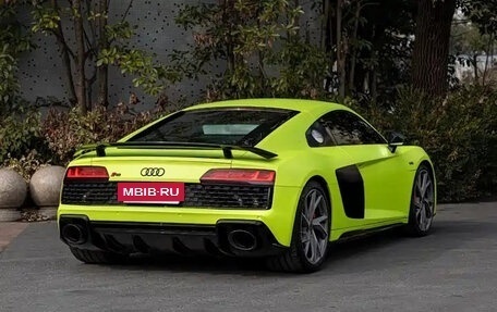 Audi R8, 2022 год, 29 917 112 рублей, 2 фотография