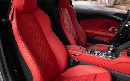 Audi R8, 2022 год, 29 917 112 рублей, 14 фотография