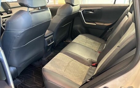 Toyota RAV4, 2025 год, 4 400 000 рублей, 17 фотография