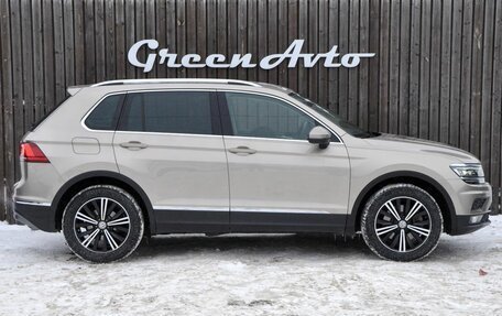 Volkswagen Tiguan II, 2019 год, 2 620 000 рублей, 6 фотография