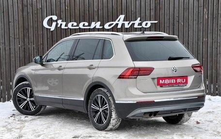 Volkswagen Tiguan II, 2019 год, 2 620 000 рублей, 3 фотография