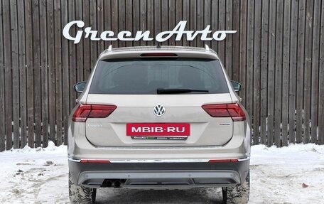 Volkswagen Tiguan II, 2019 год, 2 620 000 рублей, 4 фотография