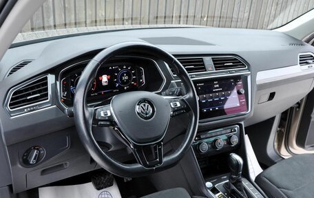 Volkswagen Tiguan II, 2019 год, 2 620 000 рублей, 9 фотография