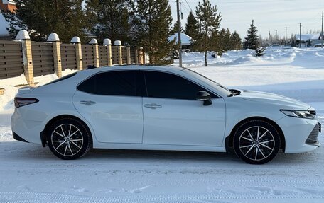 Toyota Camry, 2018 год, 2 650 000 рублей, 4 фотография