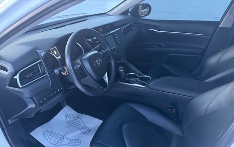 Toyota Camry, 2018 год, 2 650 000 рублей, 16 фотография