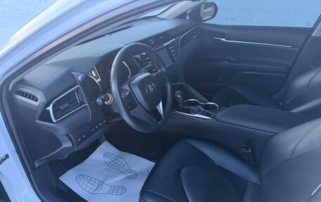 Toyota Camry, 2018 год, 2 650 000 рублей, 15 фотография