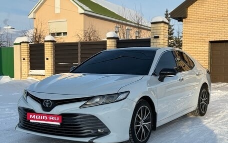 Toyota Camry, 2018 год, 2 650 000 рублей, 11 фотография