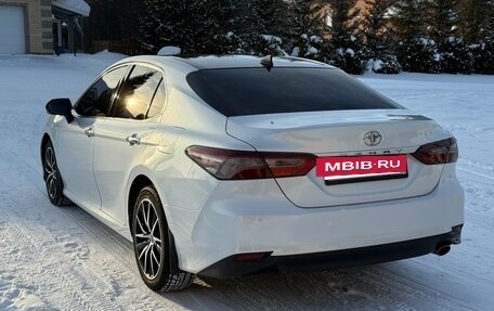 Toyota Camry, 2018 год, 2 650 000 рублей, 7 фотография