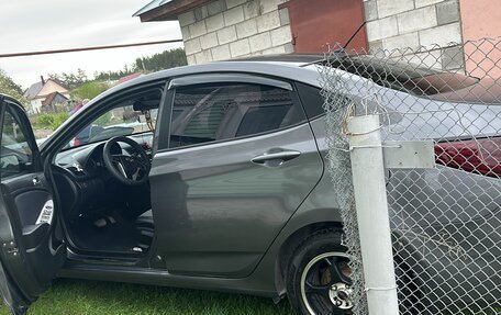 Hyundai Solaris II рестайлинг, 2015 год, 1 100 000 рублей, 7 фотография