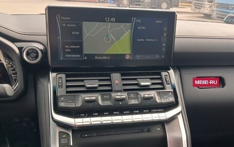 Toyota Land Cruiser, 2023 год, 8 960 000 рублей, 12 фотография