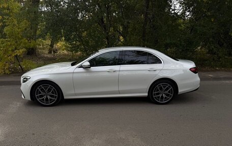 Mercedes-Benz E-Класс, 2020 год, 4 250 000 рублей, 3 фотография