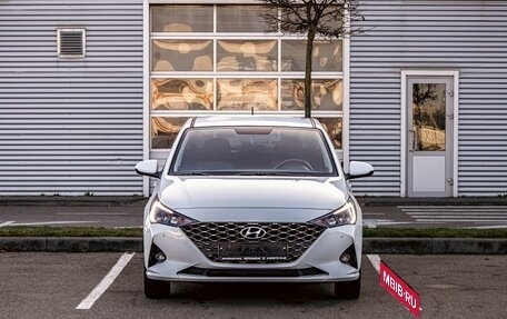 Hyundai Solaris II рестайлинг, 2021 год, 1 355 000 рублей, 2 фотография
