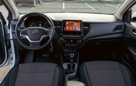 Hyundai Solaris II рестайлинг, 2021 год, 1 355 000 рублей, 17 фотография