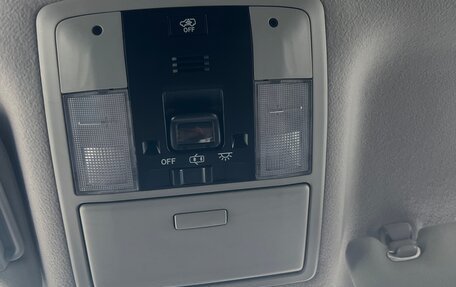 Toyota Land Cruiser Prado 150 рестайлинг 2, 2018 год, 5 600 000 рублей, 17 фотография