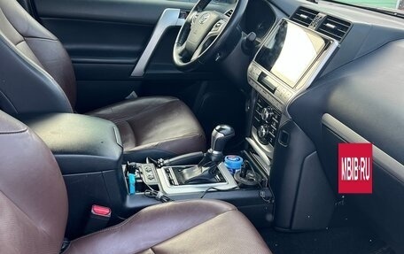 Toyota Land Cruiser Prado 150 рестайлинг 2, 2018 год, 5 600 000 рублей, 10 фотография