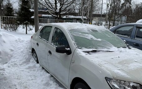 Renault Logan II, 2017 год, 850 000 рублей, 3 фотография