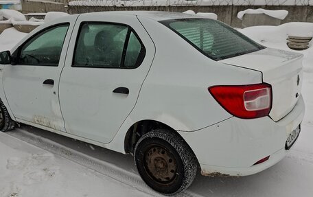 Renault Logan II, 2016 год, 410 000 рублей, 2 фотография