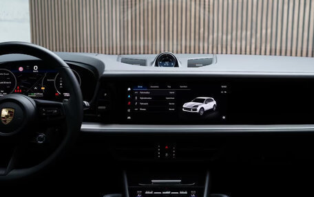 Porsche Cayenne III, 2023 год, 9 070 000 рублей, 10 фотография