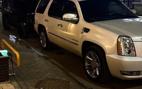 Cadillac Escalade III, 2012 год, 2 330 000 рублей, 1 фотография