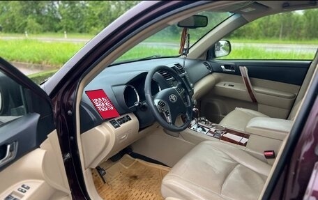 Toyota Highlander III, 2013 год, 1 350 000 рублей, 7 фотография