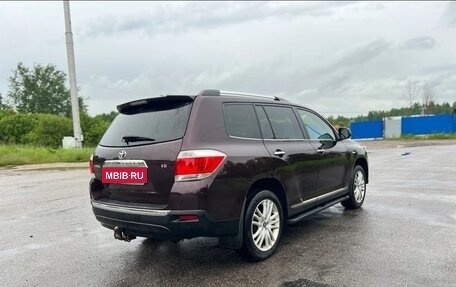 Toyota Highlander III, 2013 год, 1 350 000 рублей, 5 фотография