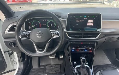 Volkswagen T-Roc I, 2024 год, 3 230 000 рублей, 8 фотография