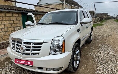 Cadillac Escalade III, 2012 год, 2 330 000 рублей, 2 фотография