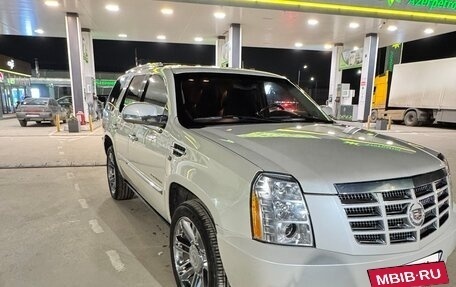 Cadillac Escalade III, 2012 год, 2 330 000 рублей, 12 фотография