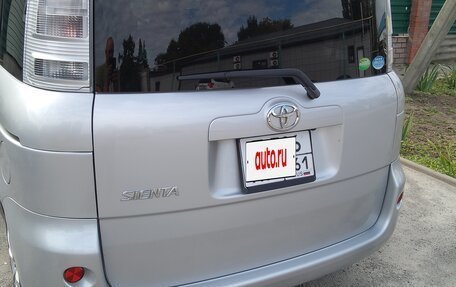 Toyota Sienta I, 2013 год, 950 000 рублей, 5 фотография