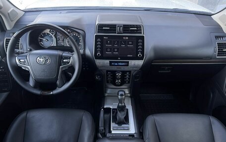 Toyota Land Cruiser Prado 150 рестайлинг 2, 2021 год, 6 990 000 рублей, 10 фотография