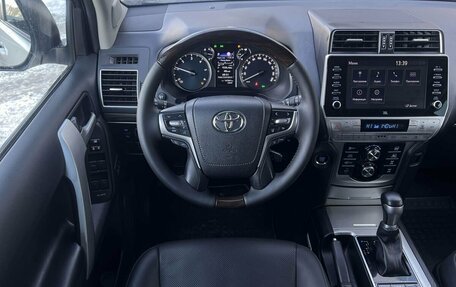 Toyota Land Cruiser Prado 150 рестайлинг 2, 2021 год, 6 990 000 рублей, 11 фотография