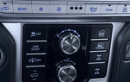 Toyota Land Cruiser Prado 150 рестайлинг 2, 2021 год, 6 990 000 рублей, 27 фотография