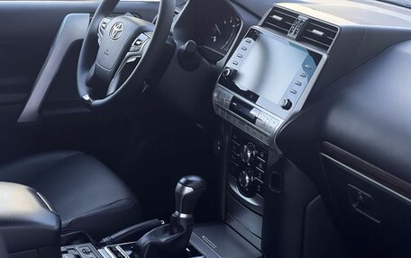 Toyota Land Cruiser Prado 150 рестайлинг 2, 2021 год, 6 990 000 рублей, 25 фотография