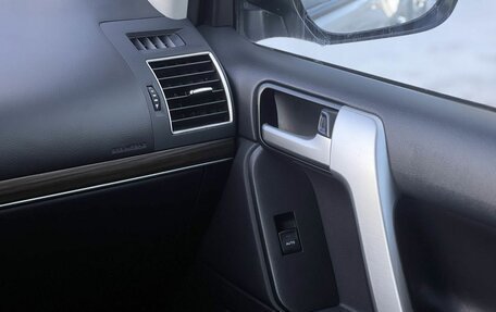 Toyota Land Cruiser Prado 150 рестайлинг 2, 2021 год, 6 990 000 рублей, 31 фотография