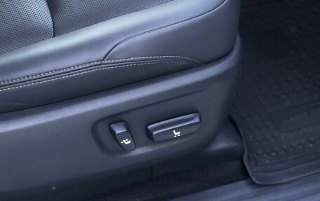 Toyota Land Cruiser Prado 150 рестайлинг 2, 2021 год, 6 990 000 рублей, 33 фотография