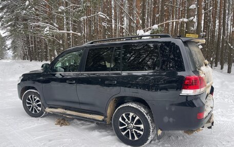 Toyota Land Cruiser 200, 2018 год, 6 200 000 рублей, 2 фотография