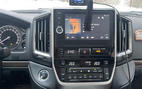 Toyota Land Cruiser 200, 2018 год, 6 200 000 рублей, 9 фотография