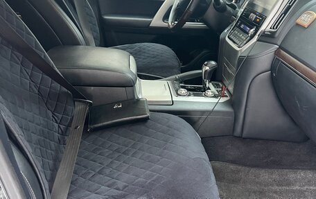 Toyota Land Cruiser 200, 2018 год, 6 200 000 рублей, 7 фотография