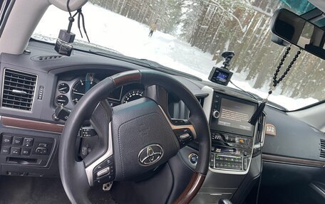 Toyota Land Cruiser 200, 2018 год, 6 200 000 рублей, 5 фотография