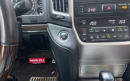 Toyota Land Cruiser 200, 2018 год, 6 200 000 рублей, 10 фотография