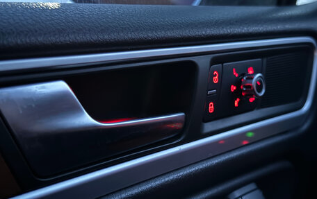 Volkswagen Touareg III, 2010 год, 2 100 000 рублей, 14 фотография